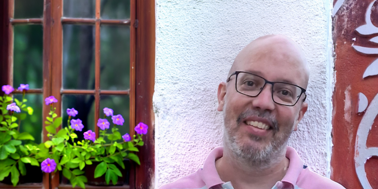 Der Transplatierte Jürg Zürrer in einer Porträtaufnahme.