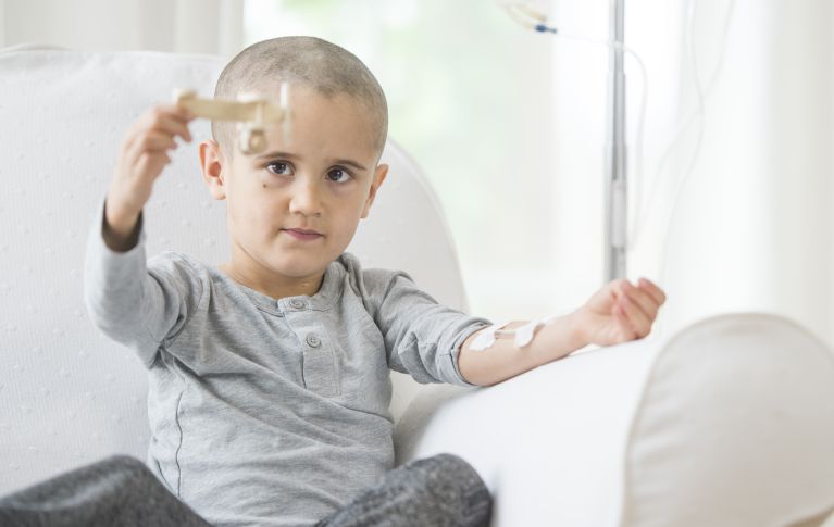 Un enfant hospitalisé pour une leucémie