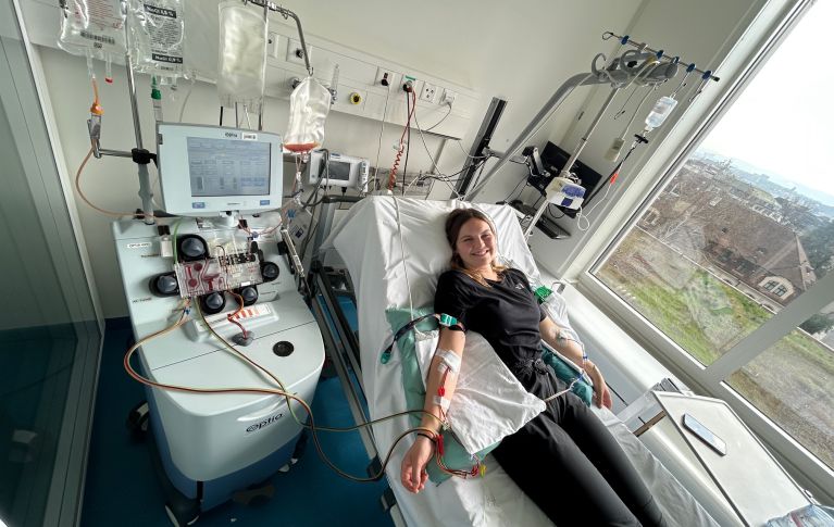 Aline pendant son don de cellules souches
