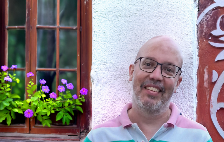 Der Transplatierte Jürg Zürrer in einer Porträtaufnahme.