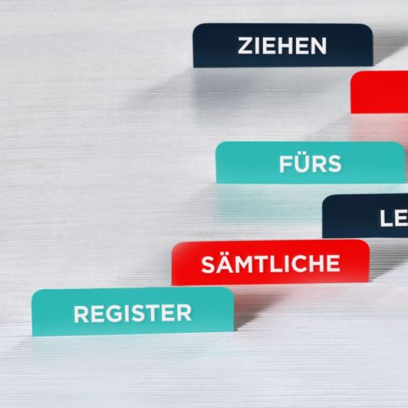 Das Bild zeigt die Reiter eines Hängeregisters auf denen steht: Ziehen Sie fürs Leben sämtliche Register.